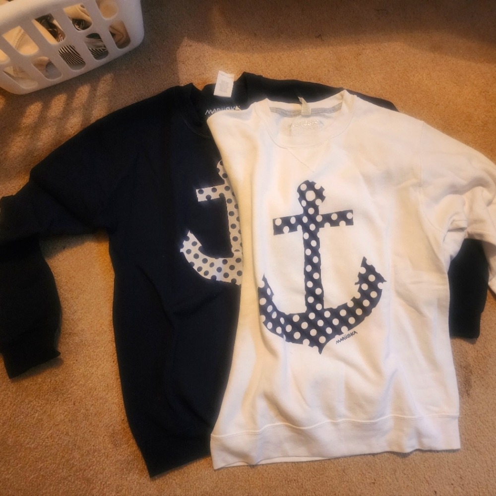 Set of two sweatshirts